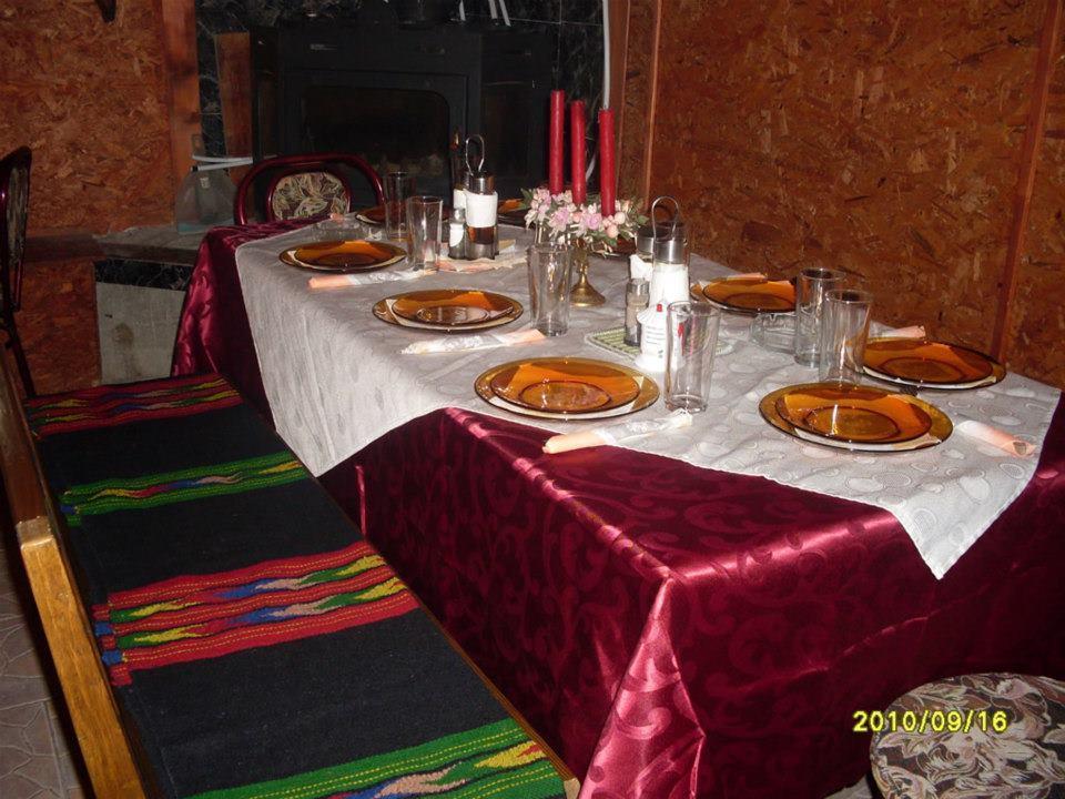 Veselata Guest House Dolna Banya Bagian luar foto