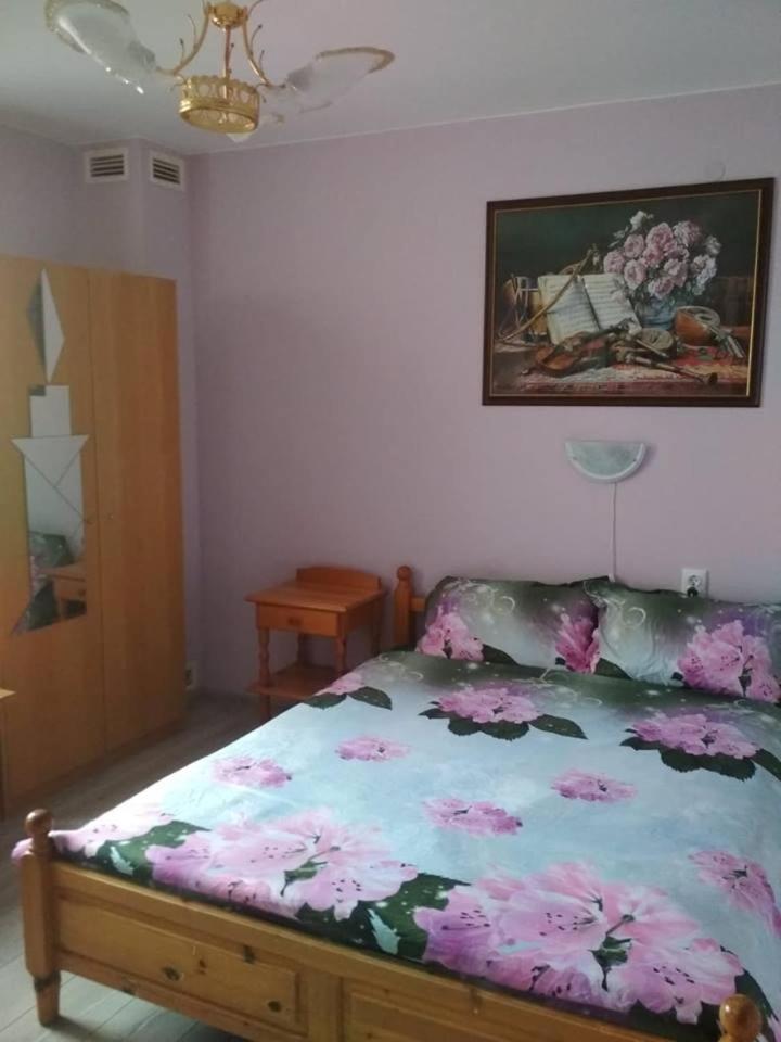 Veselata Guest House Dolna Banya Bagian luar foto