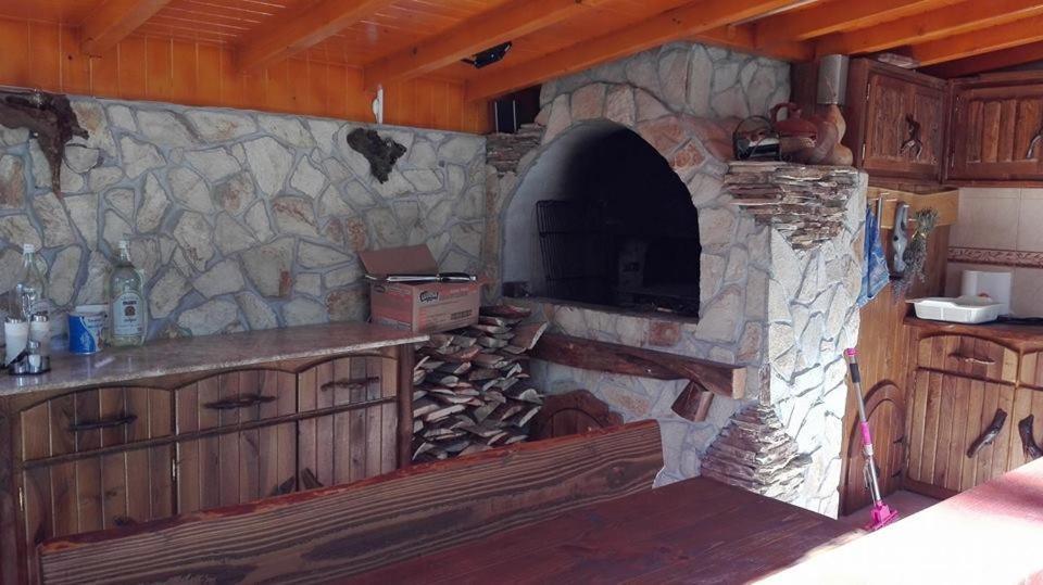 Veselata Guest House Dolna Banya Bagian luar foto